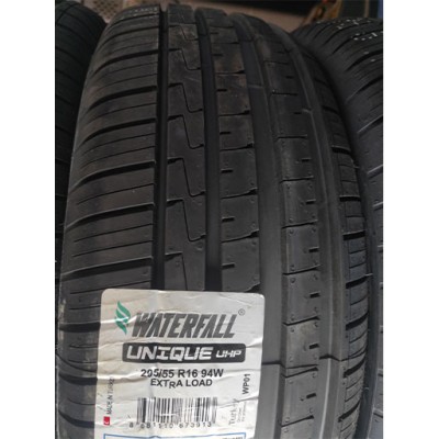 Waterfall 225/45R17 94W XL Unique Uhp